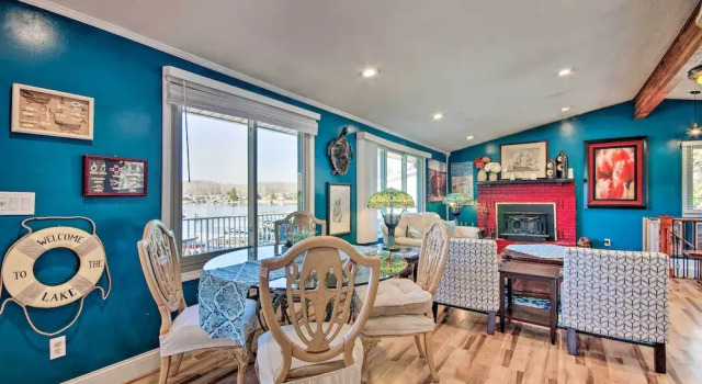 Коттедж с 3 комнатами Private Dock, Waterfront Views! Sunrise Beach Home