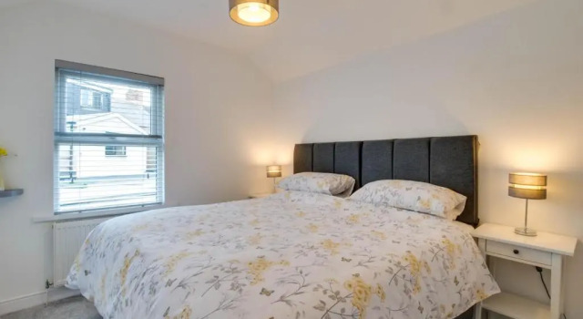 Drws Nesaf Cardiff Townhouse
