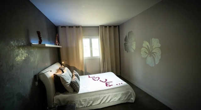 Suites d'hôtes Prestige Mas de l'étoile, Rezerwuj Pensjonat Saint-Laurent-d'Aigouze 