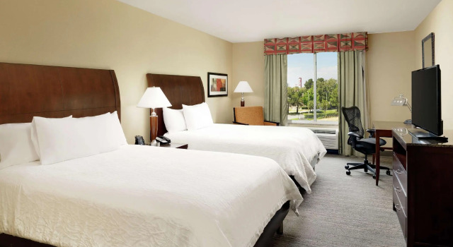 Четырёхместный номер Standard Hilton Garden Inn Fontana