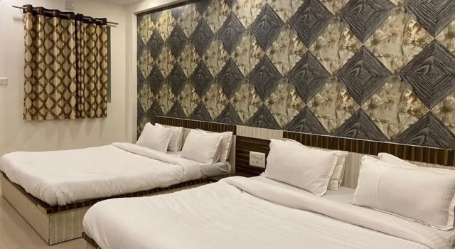 Четырёхместный номер Deluxe Hotel Motera Inn