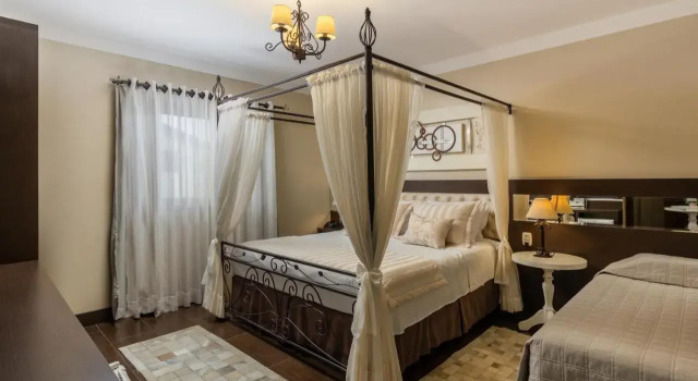 Hotel Vivenda dos Sonhos, Забронировать Отель Отели в центре Карниел с завтраком, отели в центре Карниел с завтраком