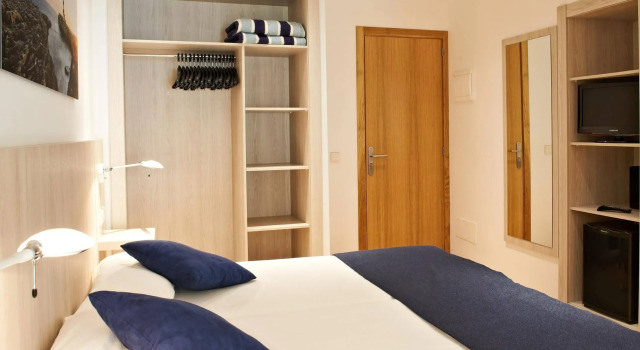 Hostal Colonial, Rezerwuj Hotel Hotele w Majorka z parkingiem, Parking
