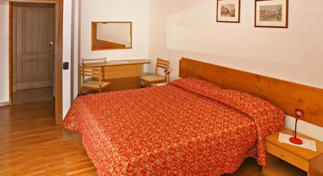 Hotel Biancaneve, Забронировать Отель Саузе-д'Ульс Val di Susa, рядом с Горнолыжный курорт Саузе-д’Ульс - Жувансо