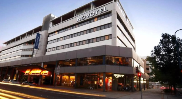 Novotel Canberra, Забронировать Отель Отели Канберры с парковкой, рядом с Canberra Institute of Technology, Парковка