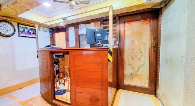 Hotel Arma Near BKC, Забронировать Отель Мумбай Mumbai Region, рядом с Улица Линкинг-роуд