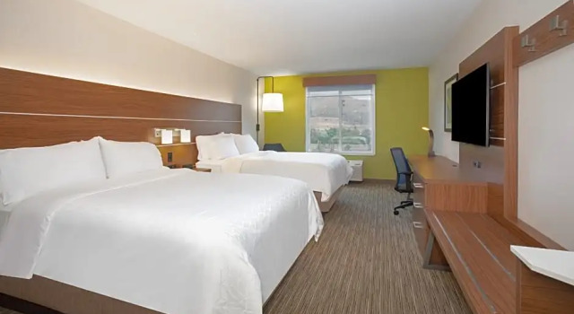 Четырёхместный номер Standard Цокольный этаж Holiday Inn Express Yreka-Shasta Area by IHG