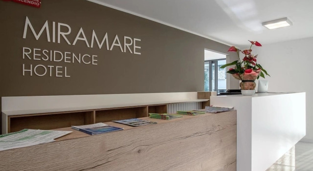 Aparthotel Miramare, Забронировать Отель Отели Градо с парковкой, Парковка