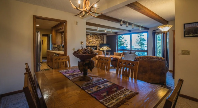 Cedar Lower Luxury Vacation At Windcliff 2 Bedroom Home by RedAwning