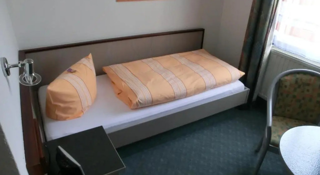 Hotel Eigen, 予約 ホテル ハレ Saxony-Anhalt
