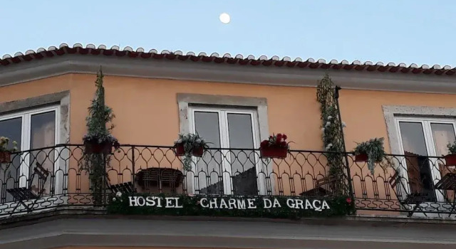 Charme da Graça - Guest House, Забронировать Хостел Хостелы Лиссабона, рядом с Museu de Artes Decorativas, Хостел