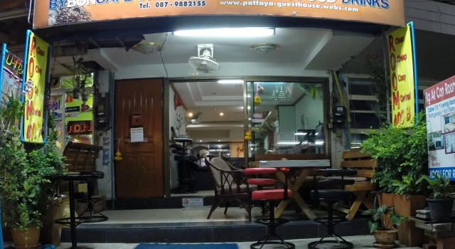 Nuan Cofe & Guesthouse