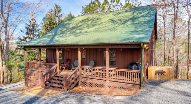 Коттедж Peaceful Ellijay Cabin: Pool Access & Resort Perks