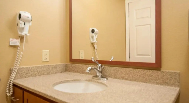 Люкс Candlewood Suites Flowood, MS by IHG