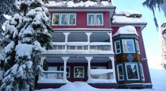 Sunset Peak - 3 Bed / 4 Bath Home, Réserver Hôtel Hôtels à Colombie-Britannique avec parking, Parking