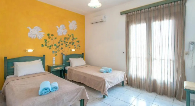 Студия Stefanis House