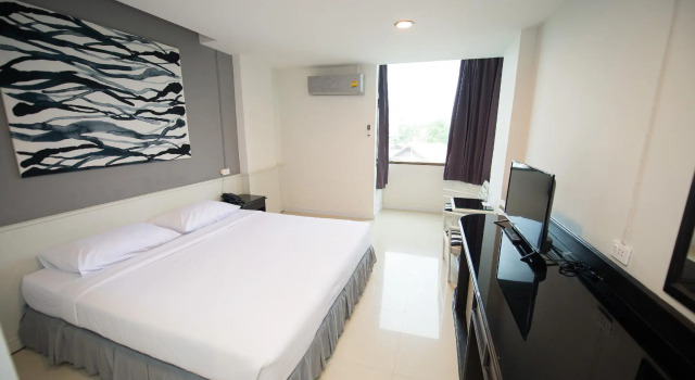 Kessiri Hotel, Varaa Hotelli Hotellit North-Eastern Thailand pysäköinnillä, Pysäköinti