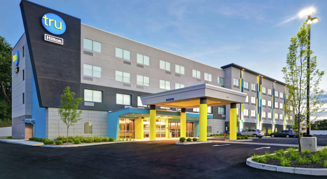 Tru by Hilton Chicopee Springfield