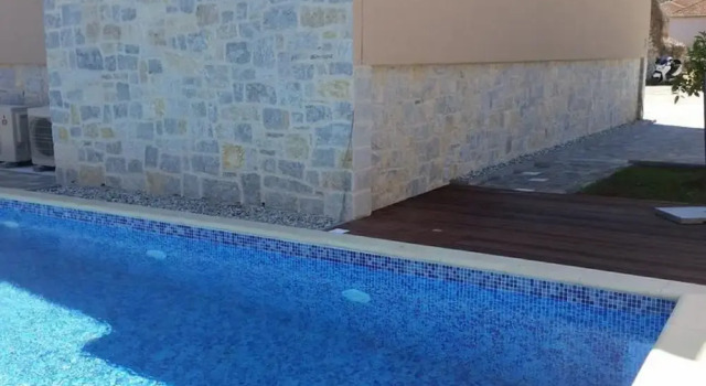 Апартаменты Apartments Villa Rustica ST - Two-Bedroom Apartment with Balcony and Shared Pool prizemlje