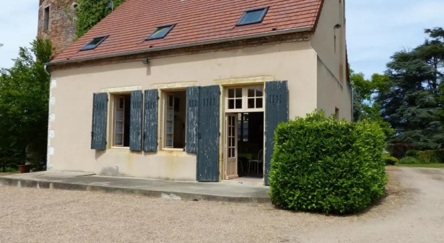 Gîte Dompierre-sur-Besbre, 4 pièces, 6 personnes - FR-1-489-112, Book Hotel Dompierre-sur-Besbre Allier