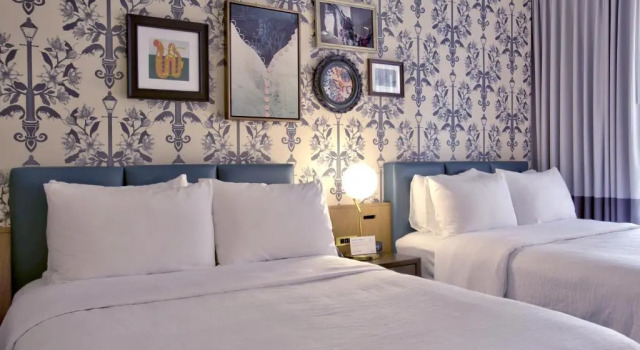 Четырёхместный номер Standard Royal St. Charles Hotel