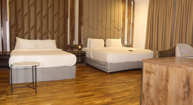 Двухместный номер Executive с балконом и с видом на город The Safron Hotel