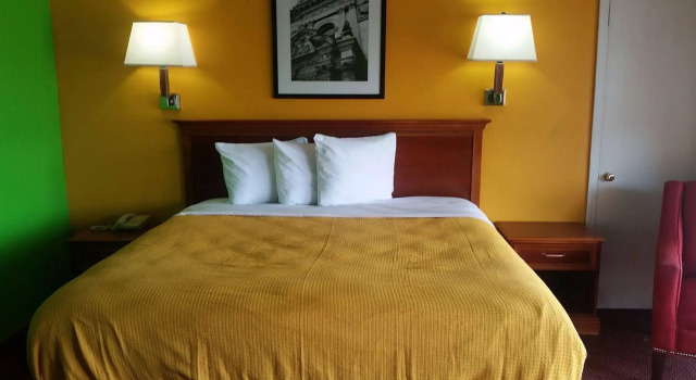 The Glancy Motel, Book Motel Hoteller i Clinton med parkering, Parkering