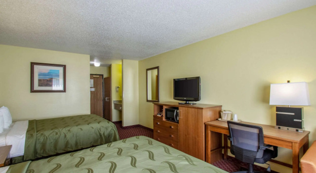 Четырёхместный номер Standard Quality Inn Mineral Point