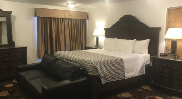 Люкс Standard Stonebridge Hotel
