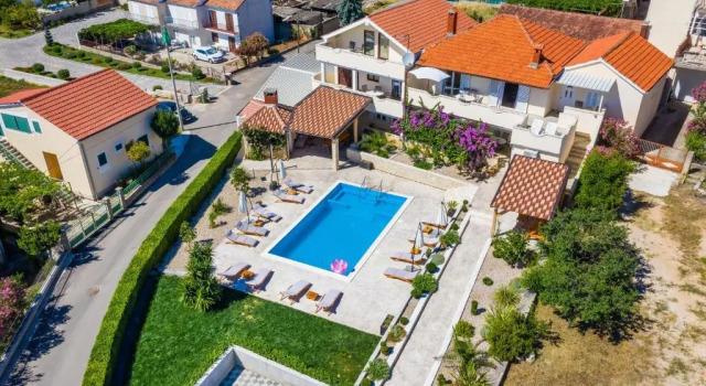 Апартаменты Merita Apartments
