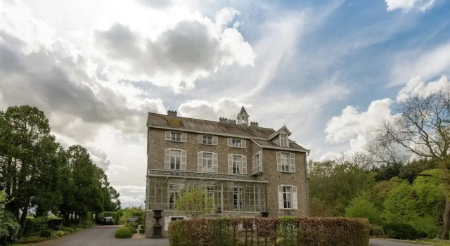 Beautiful manor house in a park near Rochefort, Забронировать Отель Насонь Land of Marche et Nassogne