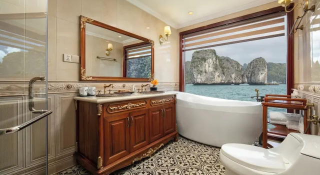 Двухместный люкс Royal с видом на океан Emperor Cruises Legacy Halong