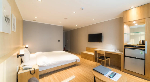 Reborn Suwon Silkroad Hotel, Забронировать Отель Сувон Кёнгидо, рядом с Крепость Хвасон