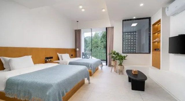 Люкс Deluxe Zijin Shanshui No.1 Guli Hot Spring Homestay