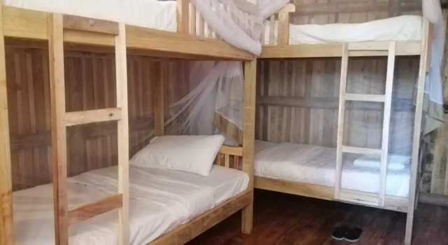 Hálótermi ágy (női kollégiumi) Jinja Backpackers