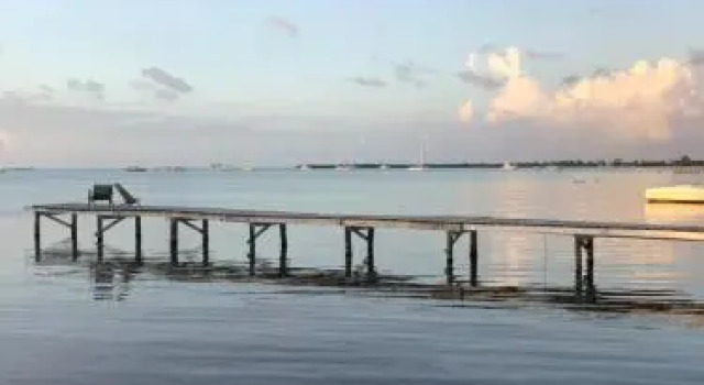 Hidden Treasure Vacation Home BayBlue Suite 1, Prenota Hotel Caye Caulker Belize Islands