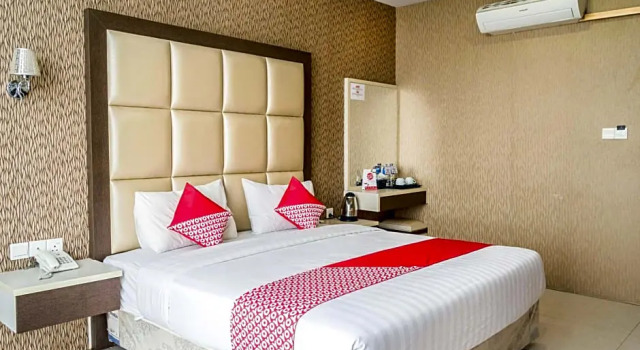 Люкс Deluxe OYO 676 Nasa Hotel