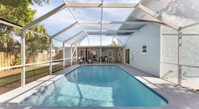 1020 S Orlando Ave, Varaa Hotelli Hotellit Space Coast pysäköinnillä, Pysäköinti