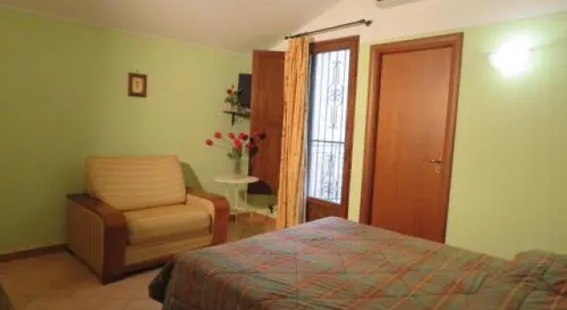 Le tre lune, Book Hotel Albanella Cilento