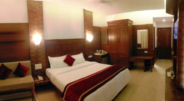 Shining Sand Beach Hotel, Buchen Sie Hotel Baga Nord-Goa