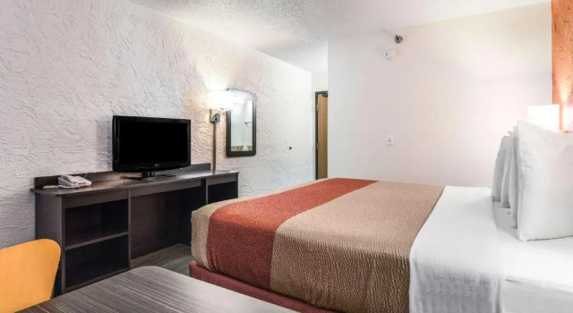 Номер Standard Motel 6-Elk Grove Village, IL