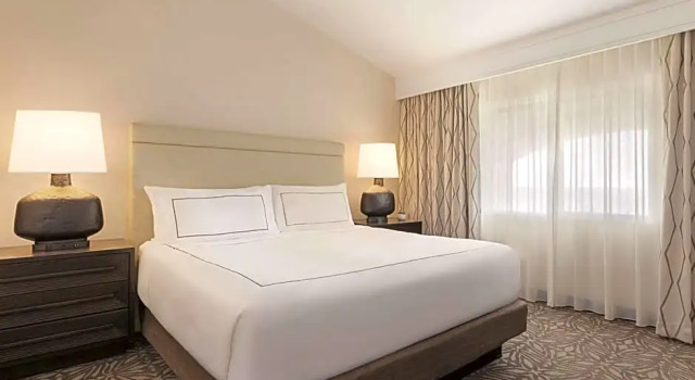Двухместный люкс с частичным видом на океан Zachari Dunes on Mandalay Beach, Curio Collection by Hilton