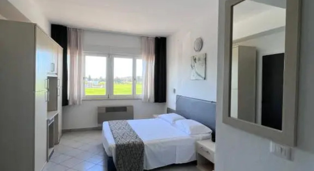 Четырёхместный номер Standard Hotel Letizia