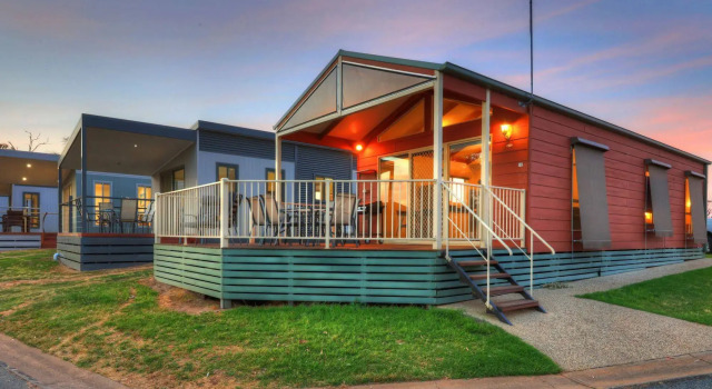 Tasman Holiday Parks - Lake Mulwala, Забронировать Курортный отель Отели Малуола с бассейном, Бассейн