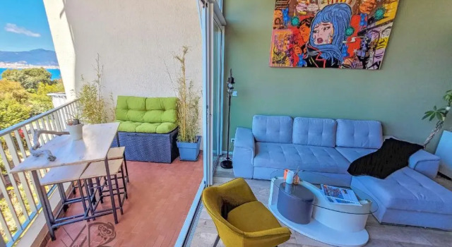 Апартаменты с видом на море Residence de Porticcio, Youyoube