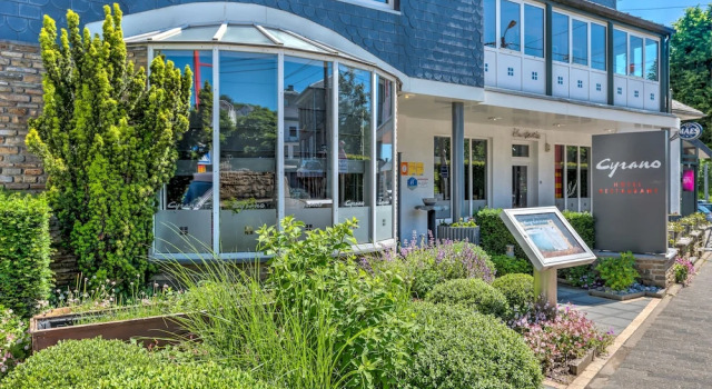 Hotel Cyrano, Varaa Hotelli Waimes Oost Kantons