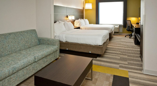 Четырёхместный люкс Holiday Inn Express Hotel & Suites Scott-Lafayette West by IHG