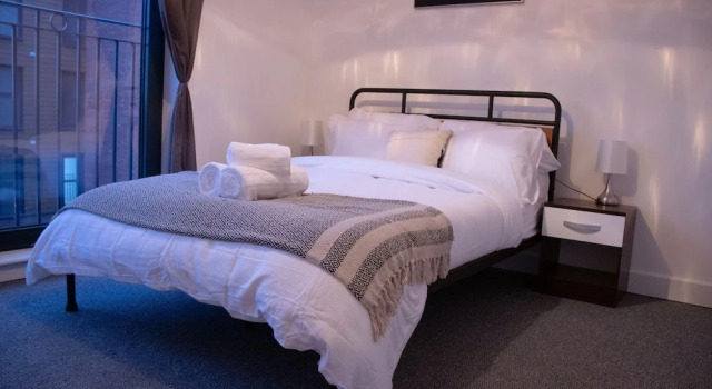 Livestay - 2 Bed 2 Bath Minutes From Heathrow