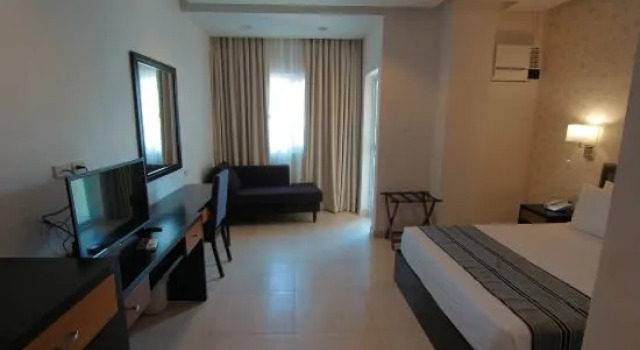 Люкс Queen Margarette Hotel Mauban