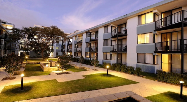Lodestar Waterside Apartments, Забронировать Апартаменты/квартира Отели Перта с парковкой, рядом с Военный мемориал Kings Park, Парковка